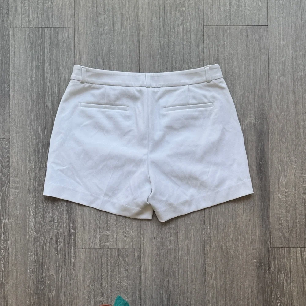 Banana Republic White Women's Bermudas - Picture 2 of 3